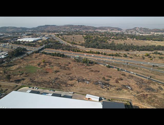9,517M² VACANT LAND FOR SALE IN AEROTON